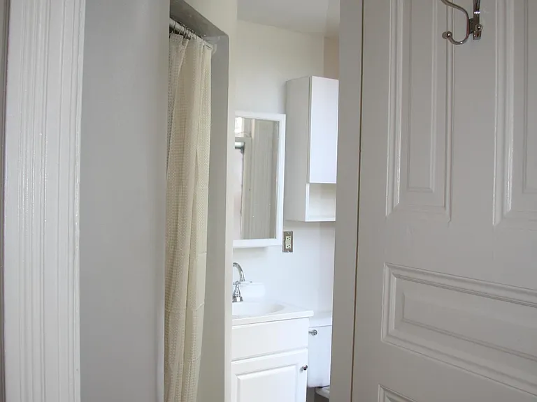 864 Haight St #6 — Photo 10