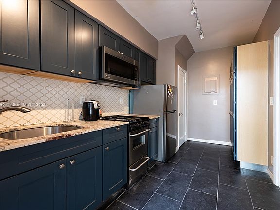 4th image of 9120 NE 8th Ave APT 1G