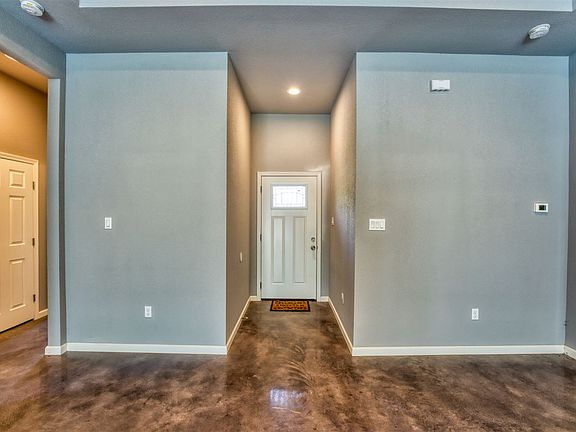 3rd image of 1409 Shady Forest Dr