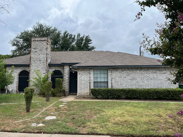 724 Ballard St, Cedar Hill, TX 75104
