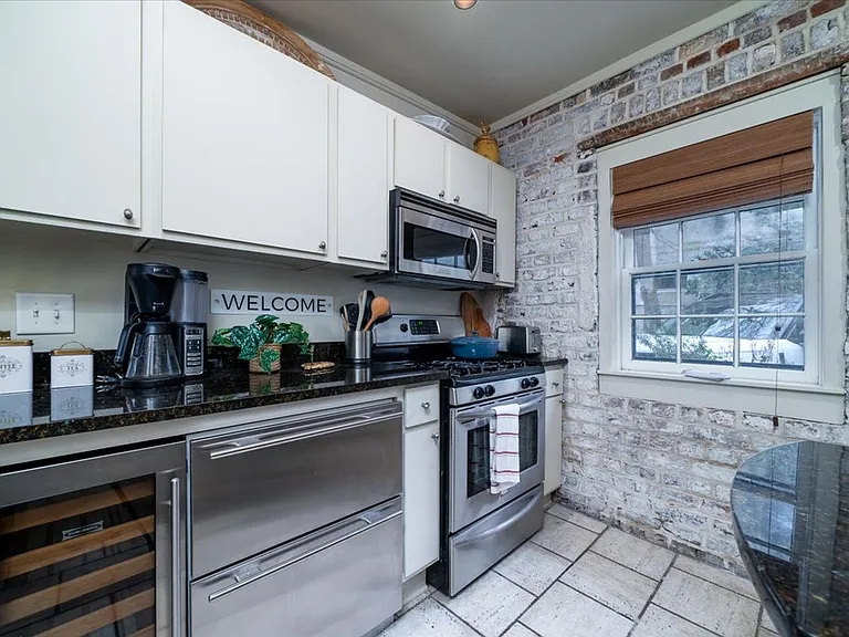 53 Hasell St #J — Photo 17