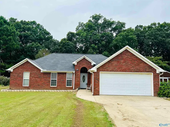 22459 Howard St, Athens, AL 35613