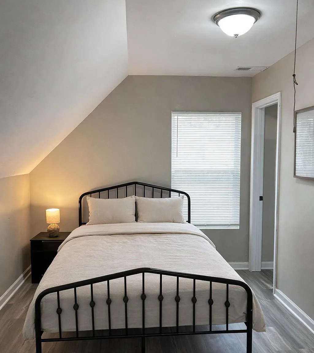 4 bed, 7.0 bath, 2000 sqft, $1,070 — Photo 1
