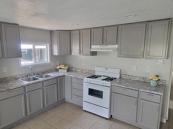 4th image of 813 W Big Mountain Dr #132