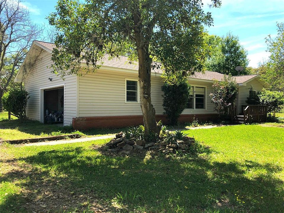 1st image of 415 Primrose Ln