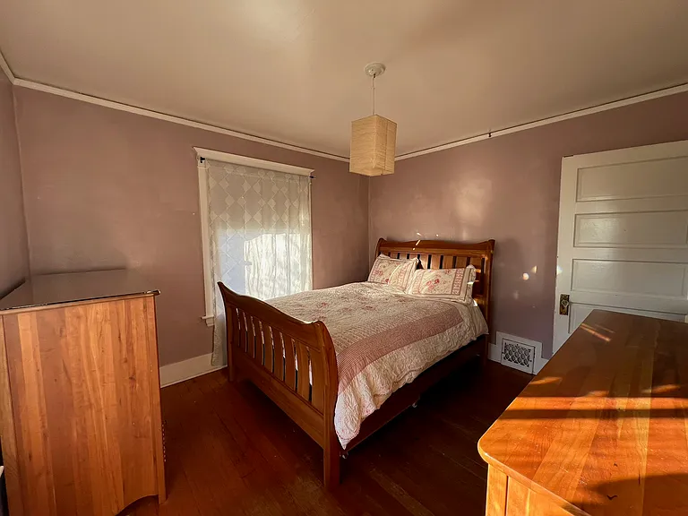4534 Thackeray Pl NE — Photo 13