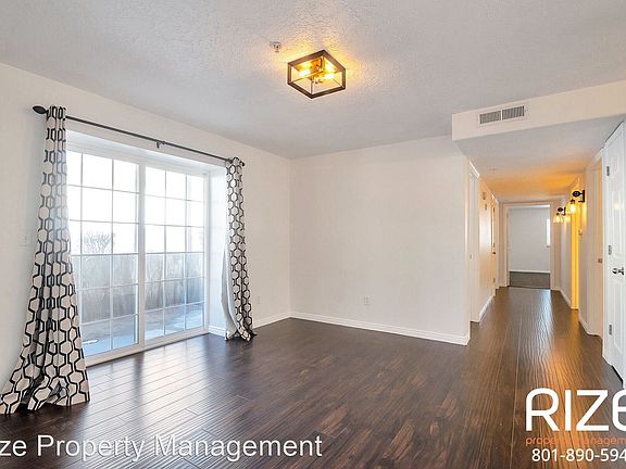 5th image of 1612 W Westbury Way Unit C