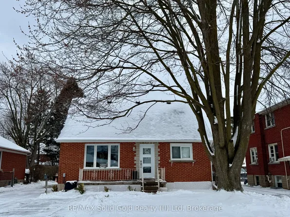 162 9th Ave, Kitchener, ON N2C 1T1