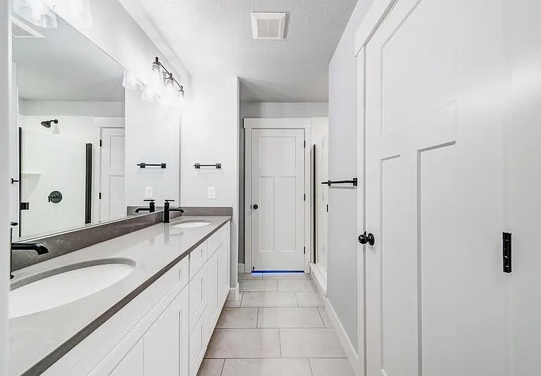 13893 S Little Ridge Ln #ACROSS FROM LAUNDRY — Photo 19