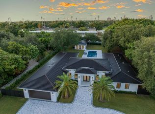 6790 SW 59th St, Miami, FL 33143