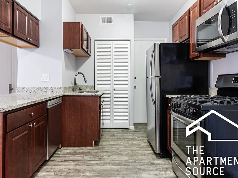 3718 N Sheffield Ave #3 — Photo 3