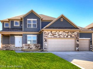 16934 Airline Dr, Clive, IA 50325