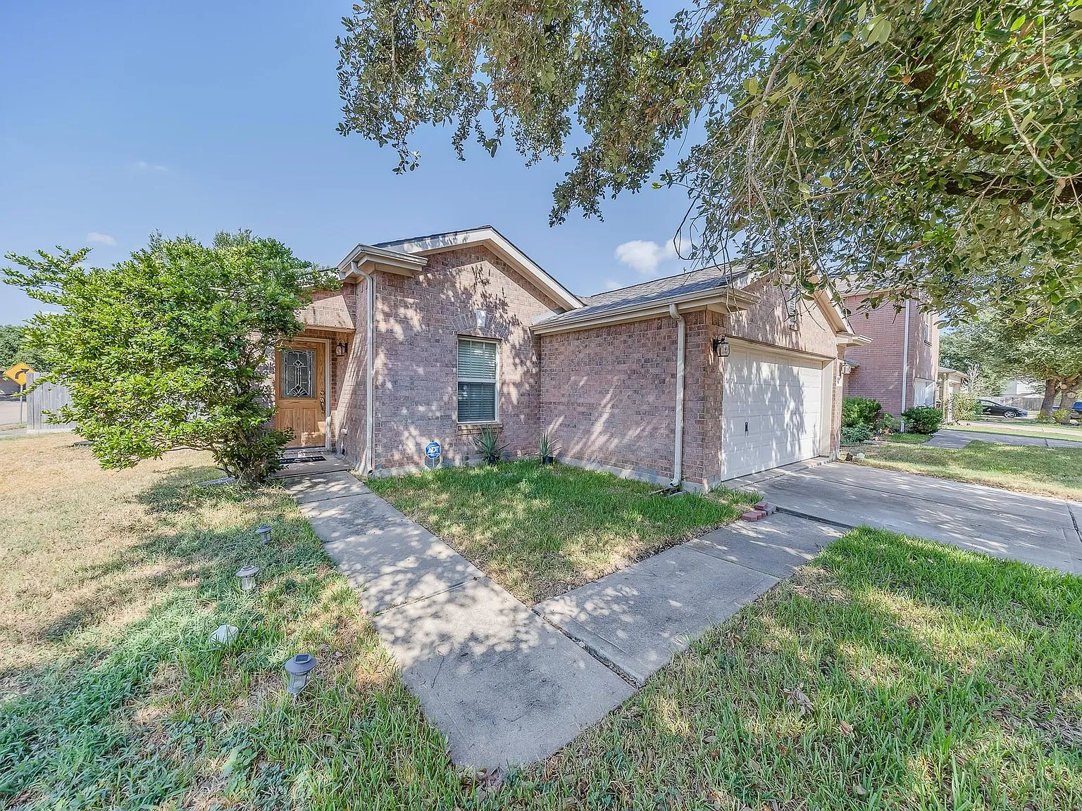 3 bed, 2.0 bath, 1510 sqft, $2,250 — Photo 2