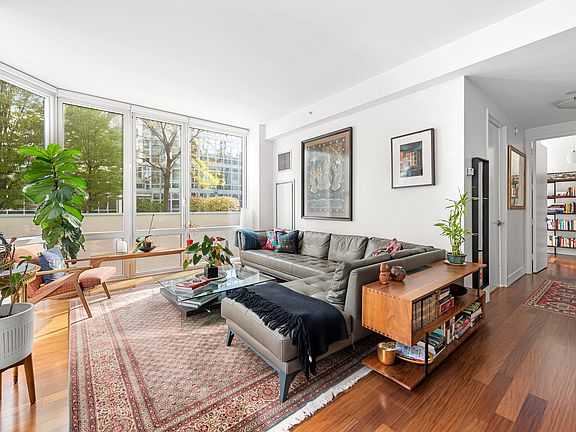 3rd image of 10 W End Ave APT 4A