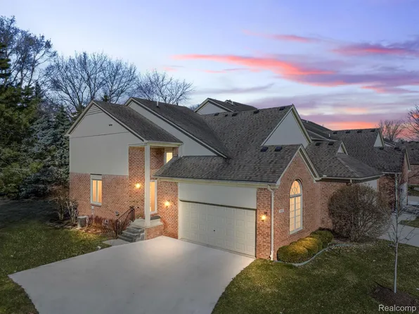 55327 Boardwalk Dr, Shelby Township, MI 48316