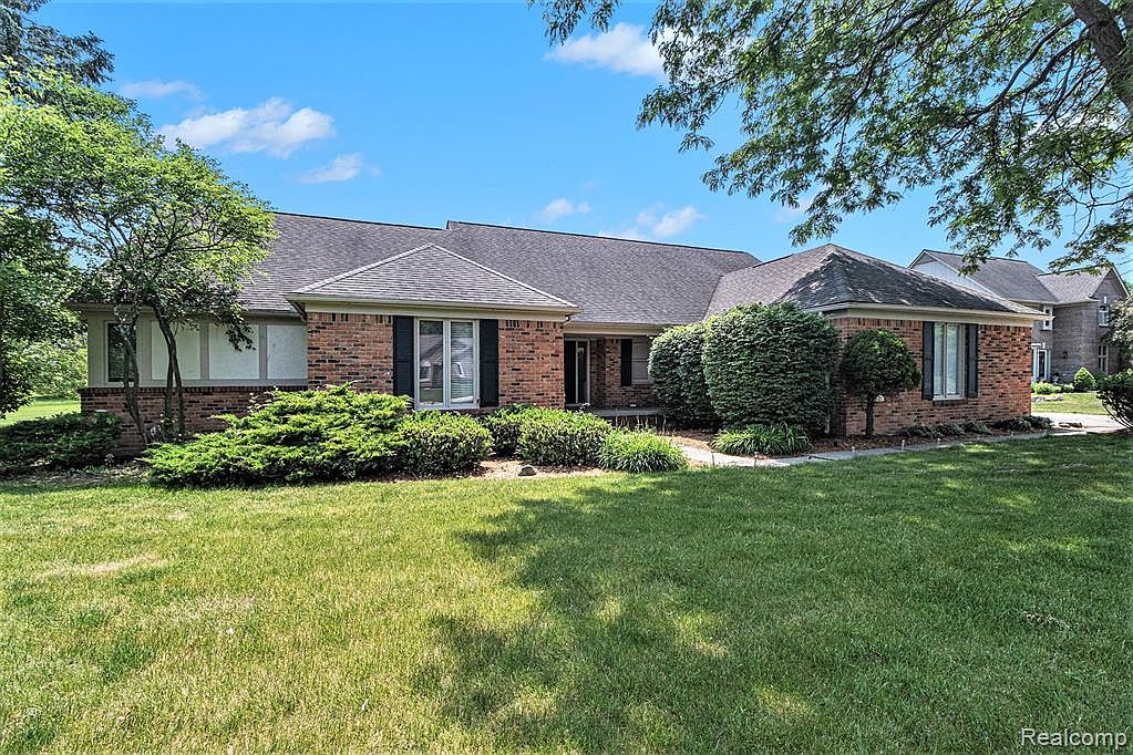 417 Oakbridge Dr, Rochester, MI 48306 Zillow