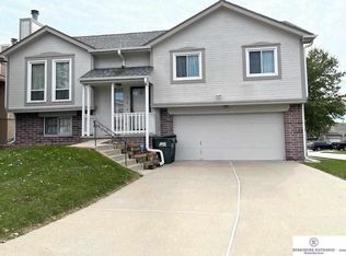 8425 Girard St, Omaha, NE 68122