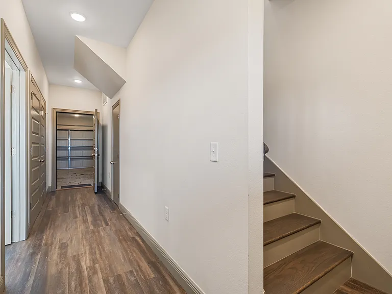 9219 Ra Young Jr Dr — Photo 20