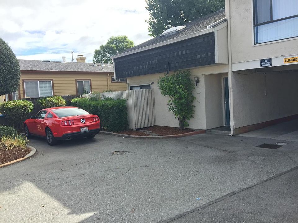 1st image of 400 E Poplar Ave APT 1