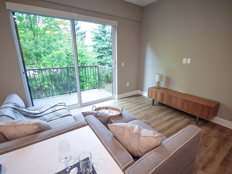 Cedar Valley Luxury Apartments — Photo 23