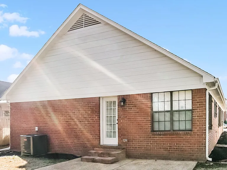 3800 Lake Village Cv — Photo 15