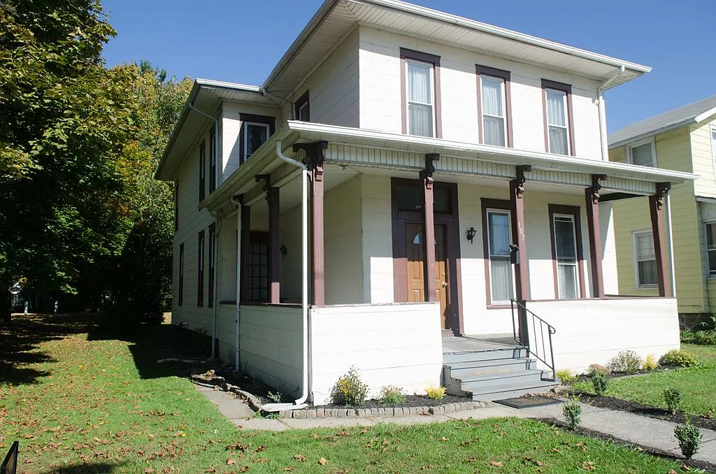 107 E Hudson St photo 1