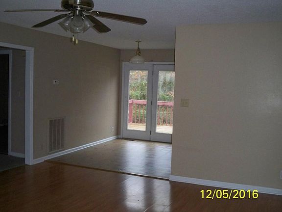 3rd image of 414 Sideline Dr