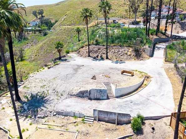 875 W Vista Dr, San Bernardino, CA 92405