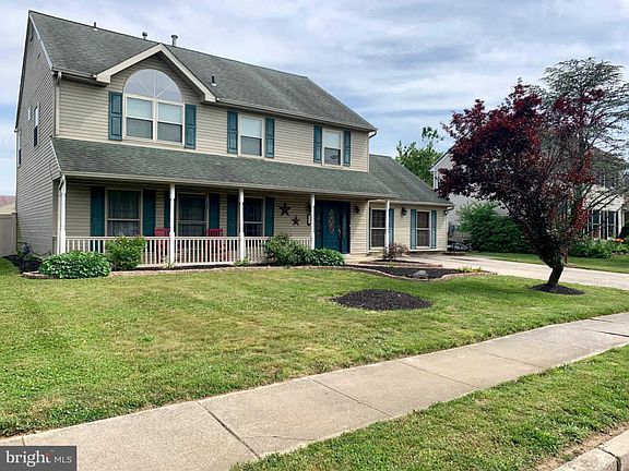 2nd image of 88 Longwood Dr