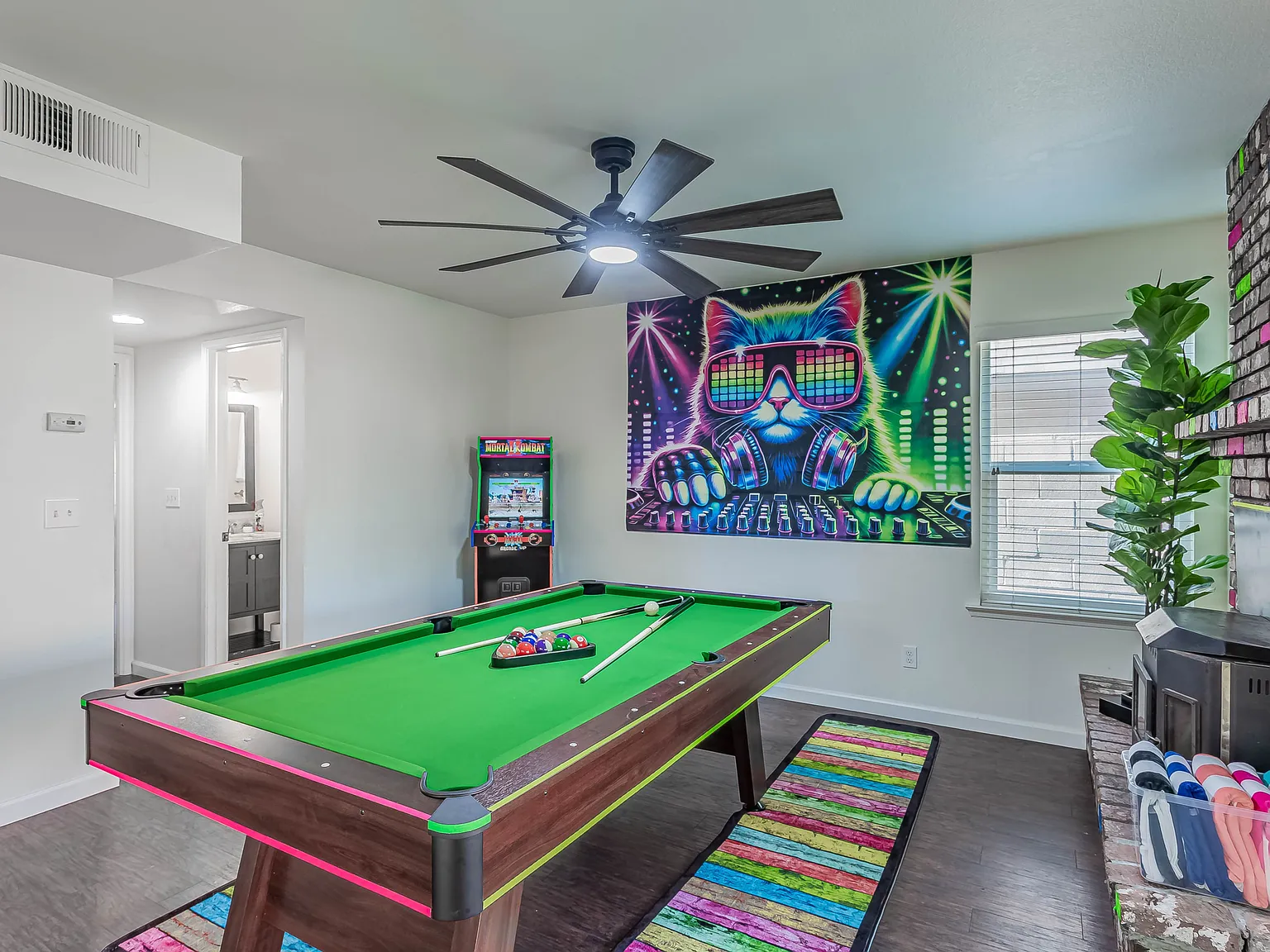 4 bed, 2.5 bath, 1578 sqft, $4,500 — Photo 2