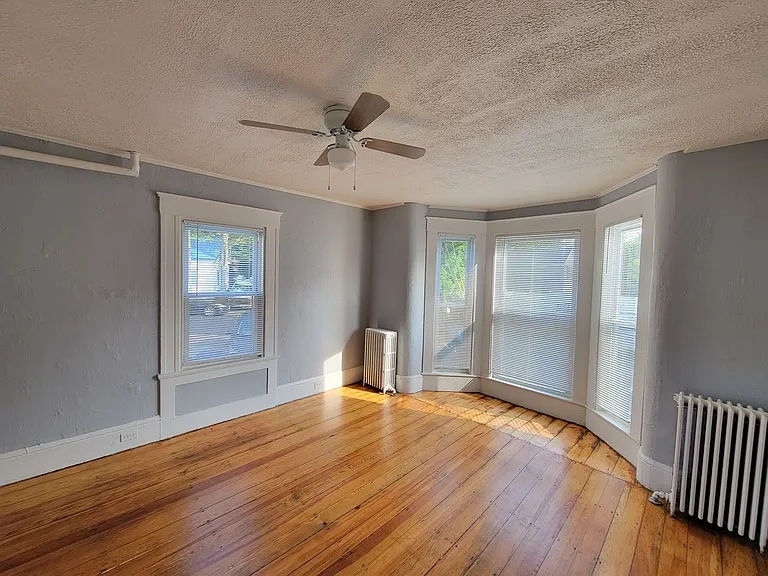 28 Coral St #3 — Photo 4