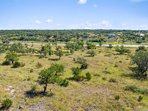 3rd image of 620 Rio Vista Rd