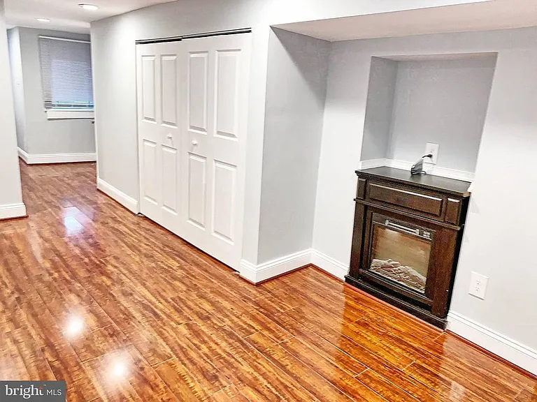16 S Washington St #E-900 — Photo 7