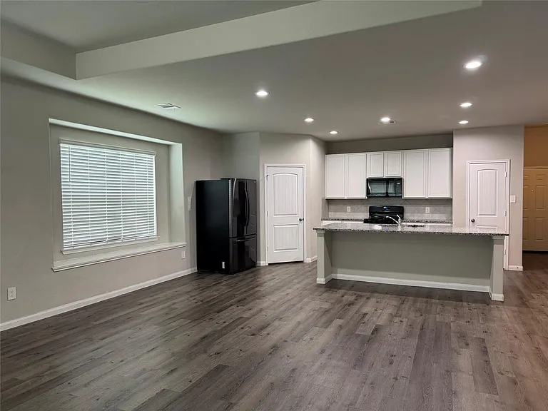 305 Black Bear Dr — Photo 8