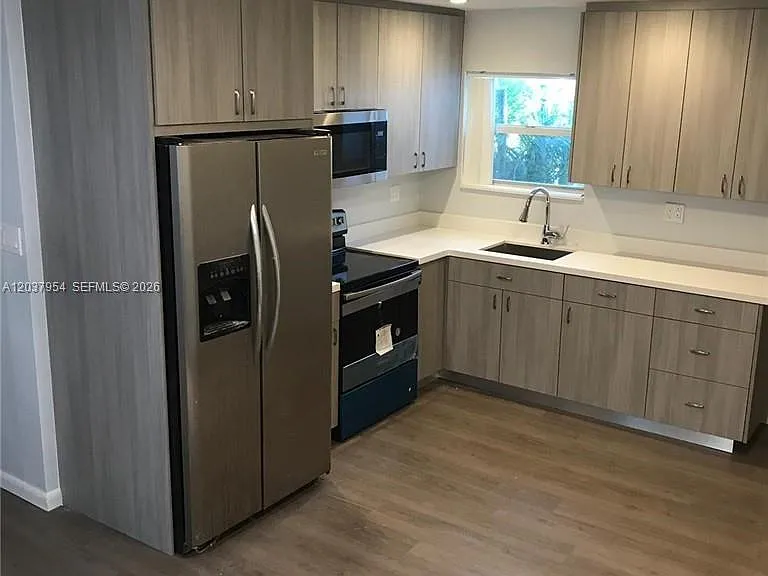 2434 Pierce St — Photo 5