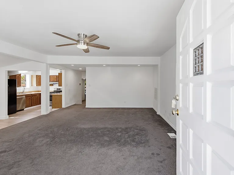 1162 Davis St — Photo 27
