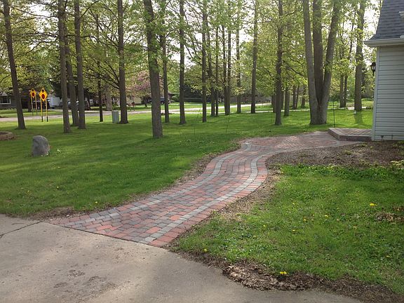 Brickpaver walkway 
