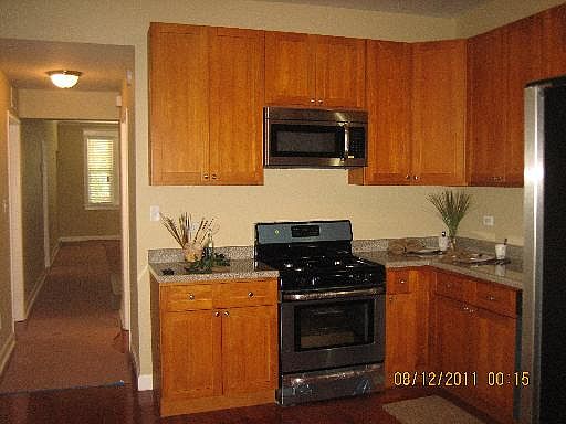 4th image of 2220 S Elmwood Ave