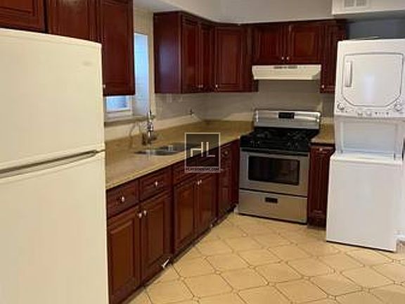 4th image of 1810 E 18th St APT 1