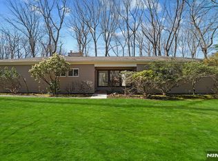16 Cypress Peak Ln, Montvale, NJ 07645