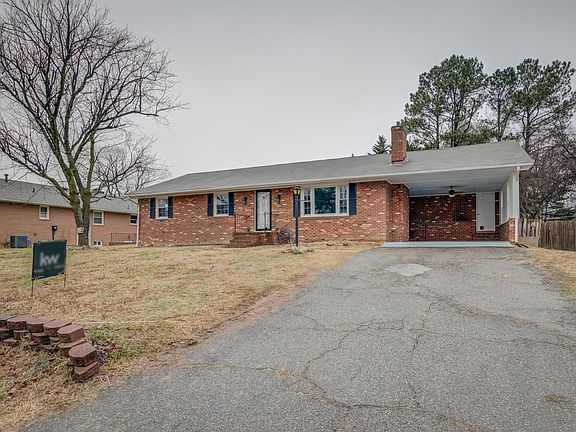 2nd image of 5903 Sheraton Cir