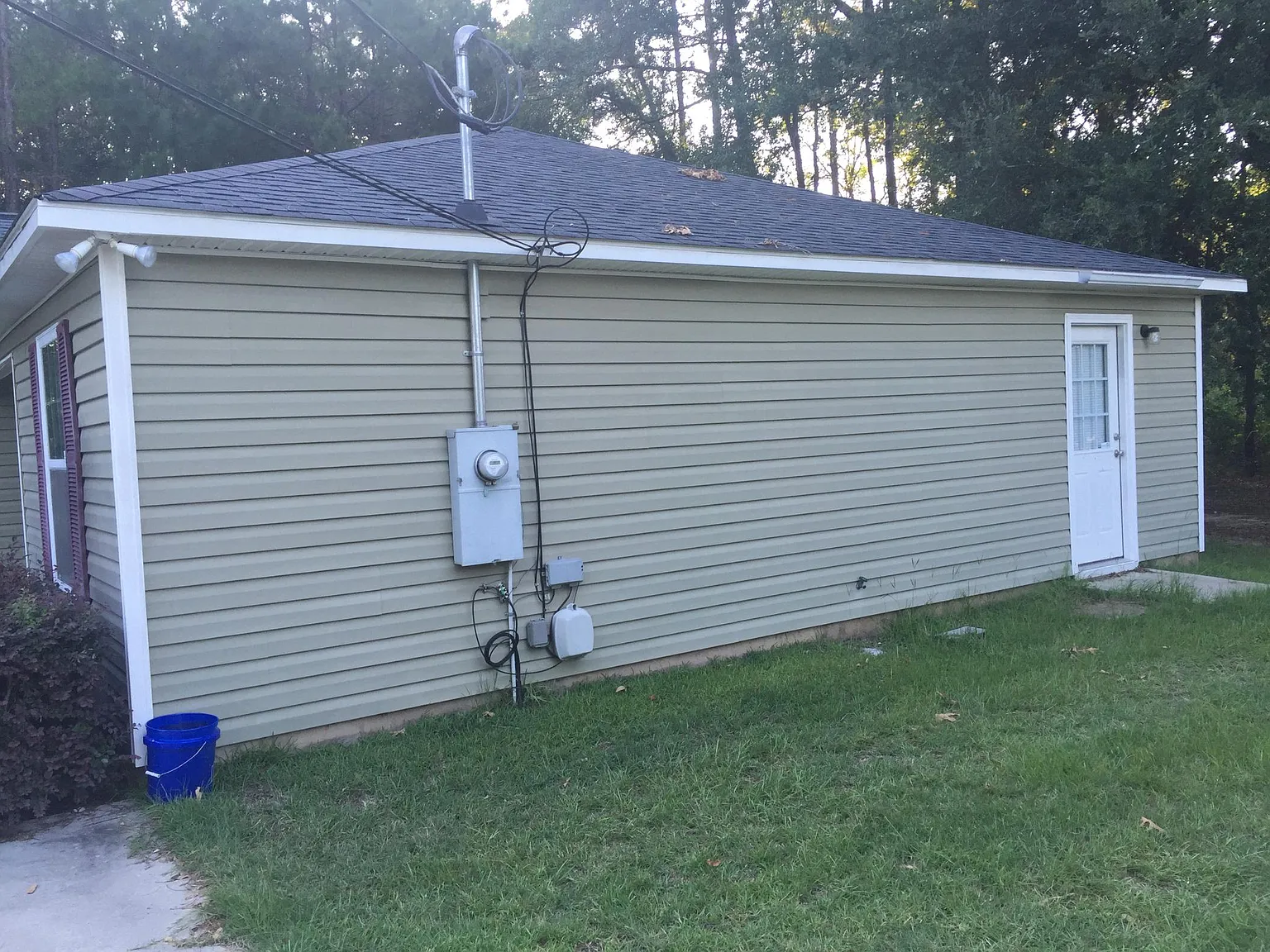 134 Blairstone Ln — Photo 2