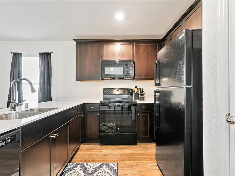 720 Autumnwood Way — Photo 11