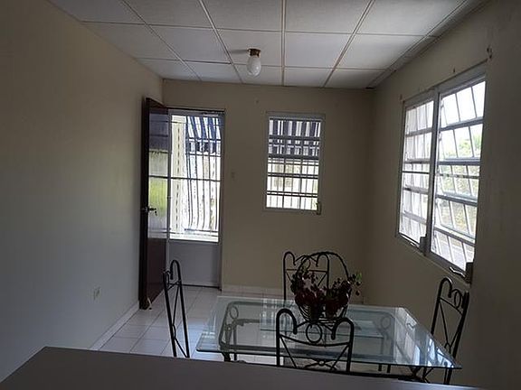 2nd image of 46 Calle Los Pinos