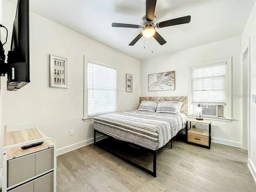 1 bed, 1.0 bath, 500 sqft, $1,800 — Photo 2