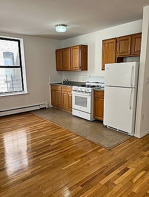 5th image of 1305 Sheridan Ave
