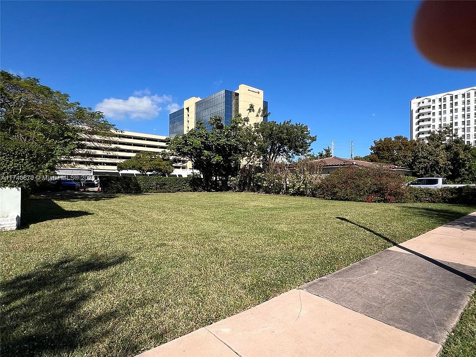 2nd image of 25 Sevilla Ave