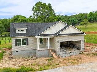 40 Meadow Ridge Rd, Franklin, NC 28734