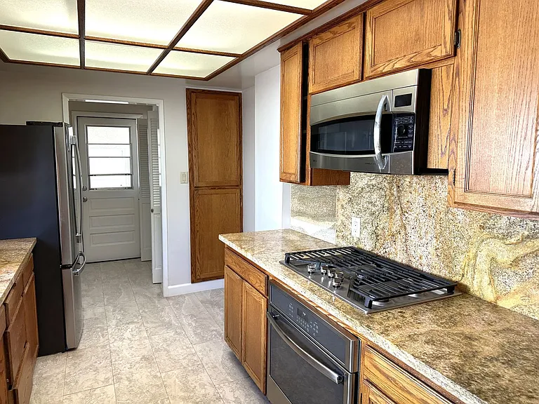 1420 E Lomita Ave — Photo 6