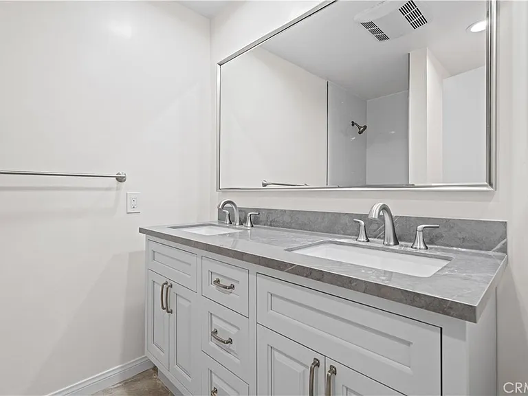 1019 E Walnut Ave — Photo 18